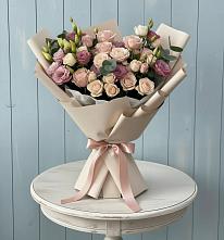 Букет цветов из:  Розы и Лизиантусы в Бее