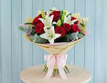 Букет цветов из:  Лилии и Розы #REPLACE_PRED# Бее