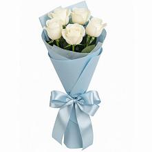 Букет 5 Белых роз Проуд в Бее
