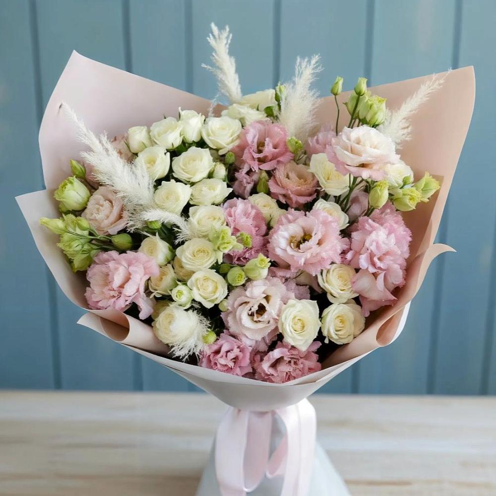 Букет цветов из: Альстромерии и Розы в Бее