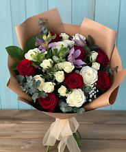 Букет цветов из:  Розы и Альстромерии в Бее