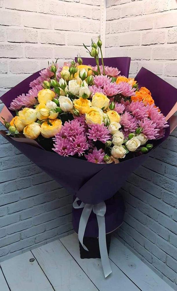 Букет цветов из: Хризантемы и Розы в Бее