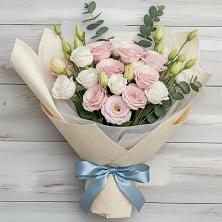 Букет цветов из:  Лизиантусы в Бее