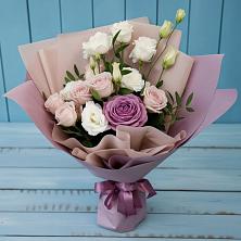 Букет цветов из:  Розы и Лизиантусы в Бее