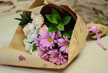 Букет цветов из:  Розы и Хризантемы #REPLACE_PRED# Бее