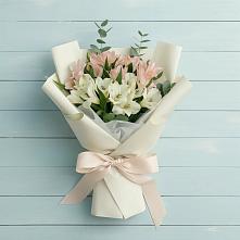 Букет цветов из:  Альстромерии #REPLACE_PRED# Бее