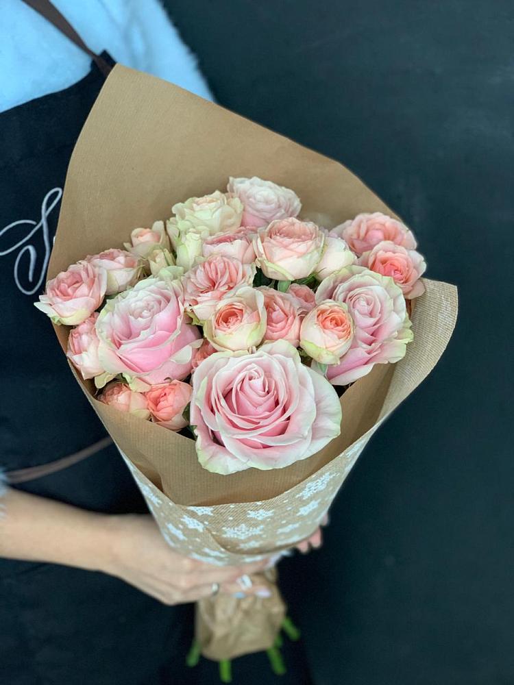 Букет цветов из: Хризантемы и Розы в Бее