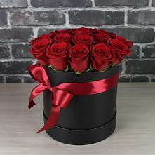 Цветочная композиция из Розы в шляпной коробке в Бее