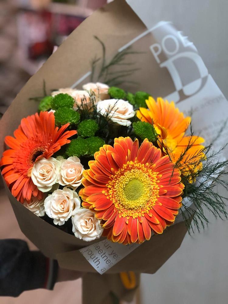 Букет цветов из: Герберы, Хризантемы и Розы в Бее