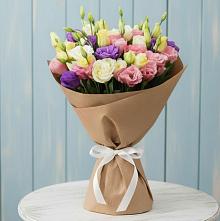 Букет цветов из:  Лизиантусы в Бее