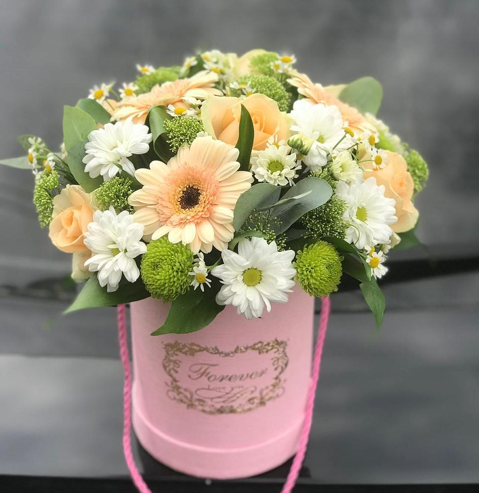 Цветочная композиция из Розы, Герберы и Хризантемы в шляпной коробке в Бее