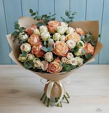 Букет цветов из:  Альстромерии и Розы в Бее