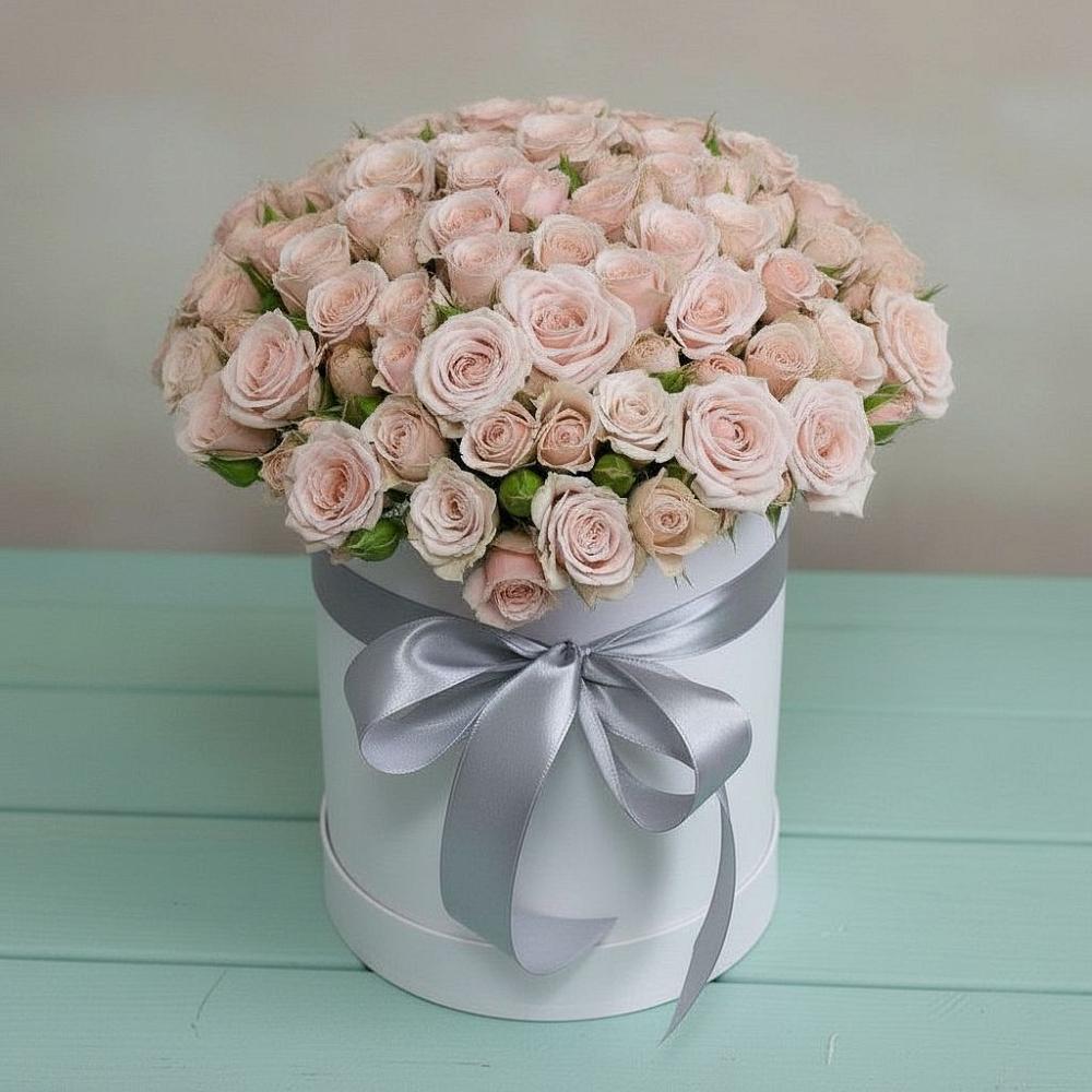 Цветочная композиция из Розы в шляпной коробке в Бее