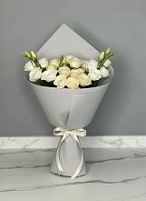 Букет цветов из:  Розы и Лизиантусы в Бее